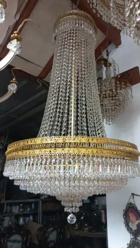 Lampu Kristal Antik