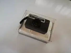 Kamera jaman dulu merek KODAK Instamatic asli original buatan England