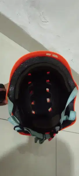helm sepeda batok warna orange