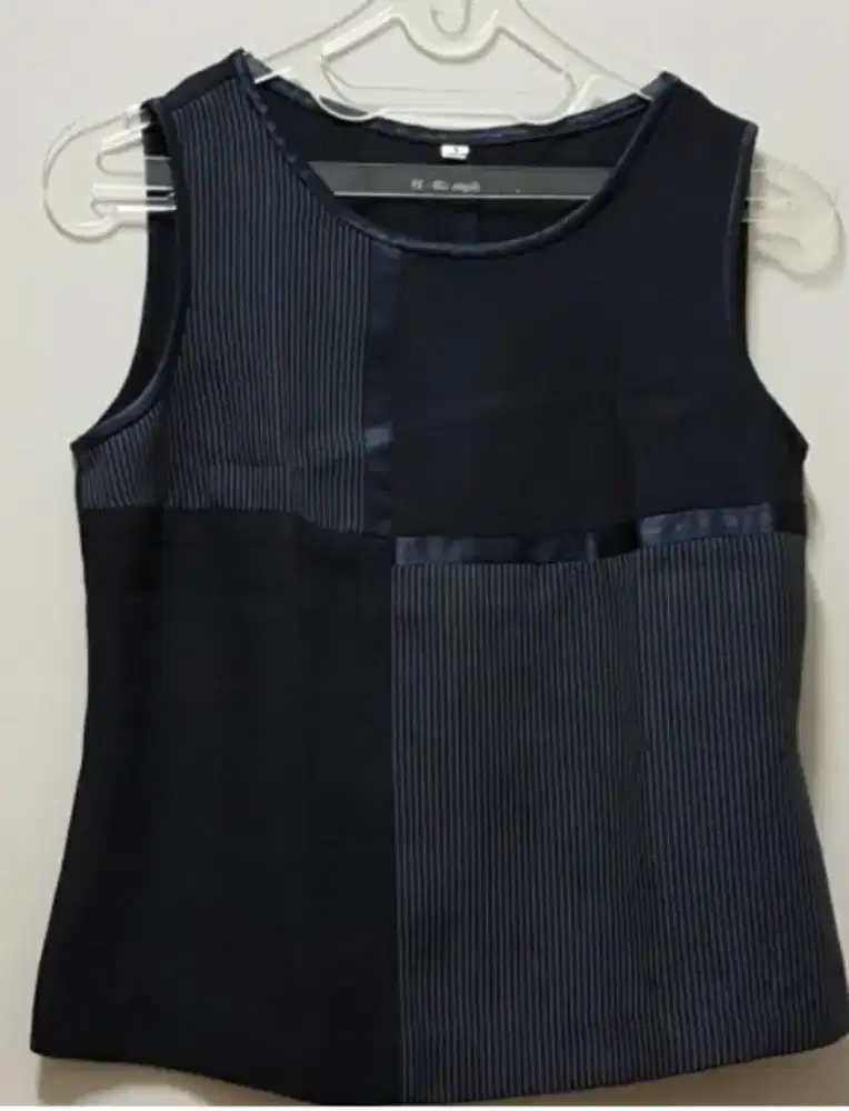 1 set atasan biru dongker