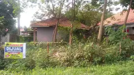Dijual Rumah + Tanah (jalan protokol M.H. Thamrin, deket Carrefour)