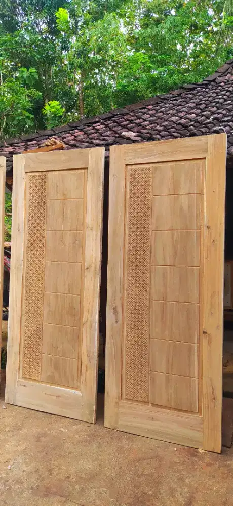 Pintu Ukir Jati Tua