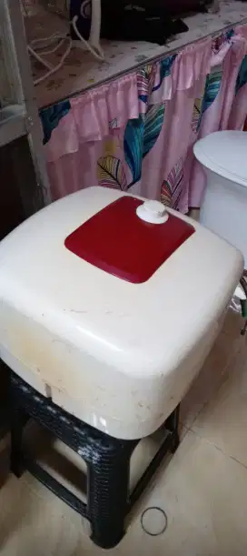 Dijual segera water heater merk zehn kapasitas 15ltr, watt 350