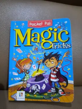 Buku Bacaan Anak Bahasa Inggris Judul Magic Tricks