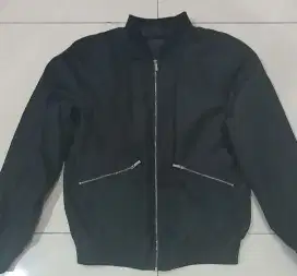 Bomber hitam Executive