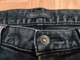 Celana denim uniqlo black strech selvedge