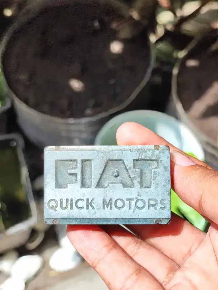 Stempel Plat Antik Asli Bekas Dealer Mobil FIAT