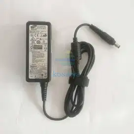 Adaptor Charger netbook Samsung mini 19v-2.1A Pin Central ORIGINAL