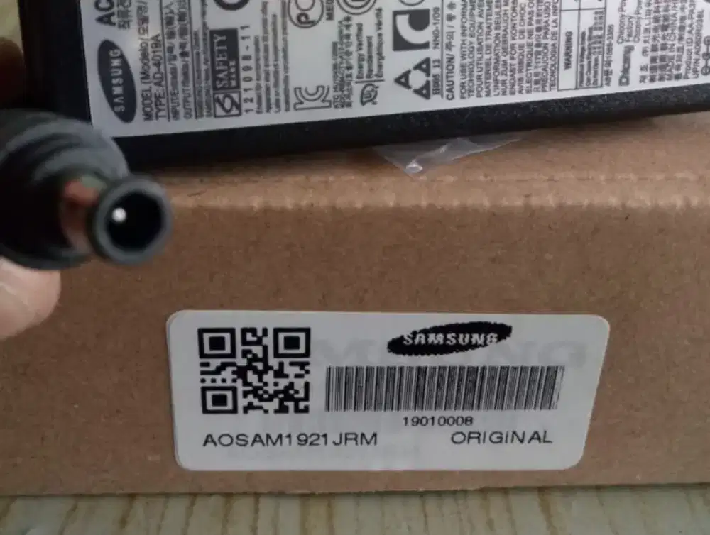 Adaptor charger laptop Samsung NC108 NC208 NC10 AD4019 19V 2.1A PIN