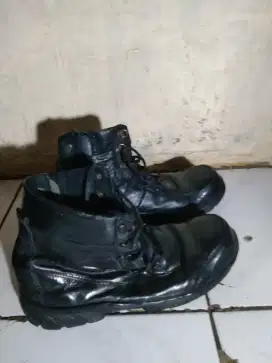 Jual sepatu boot kulit asli original size 41