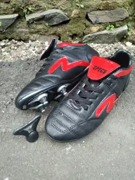 Sepatu Bola Asli Kulit Sapi