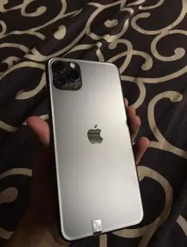 Di jual Iphone 11 promax 64 gb Mulus Like New