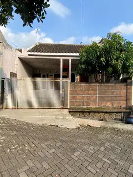 Di jual rumah Riverside Malang
