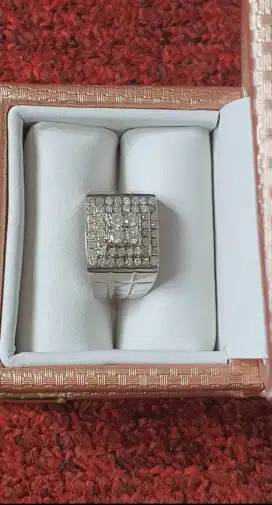 Cincin berlian pria