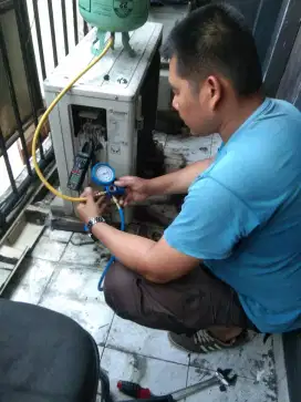 Service AC panggilan : jasa cuci AC bongkar pasang AC baru/ second