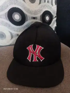 Topi NY hitam keren