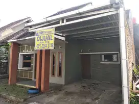 Rumah di perumahan Graha Mandiri Mayang ( barat Gentan  )