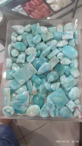 batu natural larimar