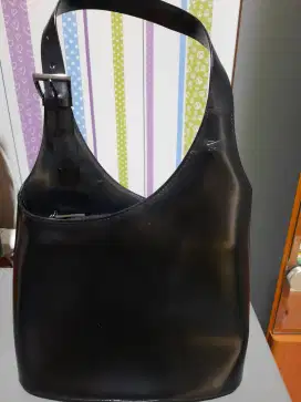 Tas braun Buffel warna hitam