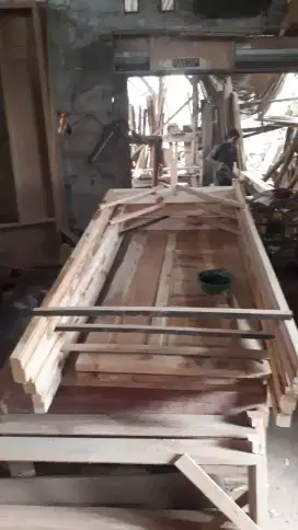 gawangan/kusen kamar kost