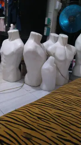 Manequin bekas toko