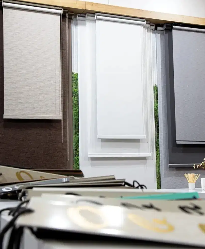 Tirai roller blind blackout