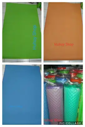 Karpet Spon Bertekstur dengan Aneka Warna Menarik