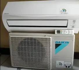 PROMO AC Daikin freon ½ -1PK R32 original siap Pasang Bergaransi