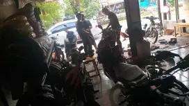 Di cari  mekanik bengkel motor