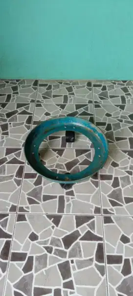 Kenmaster Roda tatakan tabung Gas bulat Besi Kenmaster Gas 12kg 3kg