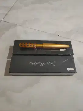 Magic Stick Warna Gold Perawatan Wajah dan Kulit