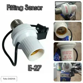 FITTING LAMPU SENSOR CAHAYA UNTUK SEGALA LAMPU YF-212A