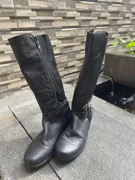 Sepatu Boots wanita