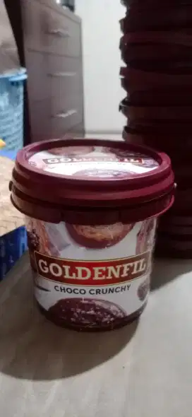 Ember/Wadah plastik uk. 1 liter bekas coklat.
