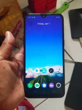 Realme 3 Ram 3/32 HP aja nominus mulus mahar 800 nett nego up