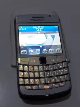 Blackberry onyx 9780 white