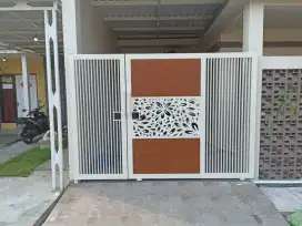 Pagar geser + pintu swing minimalis
