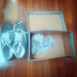 Sepatu Fladeo size 43