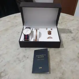 Jam tangan Daniel Wellington Classic set