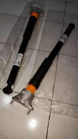 Shock breaker atau shock absorber mercedes benz CLA 200