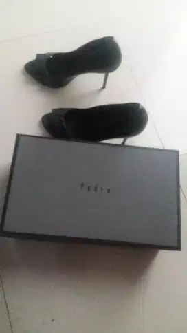 Sepatu wanita Pedro