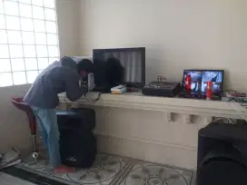 KARAOKE DAN AUDIO