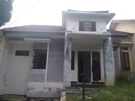 Disewakan rumah di perumahan Taman Anggrek 4KT dan 2KM