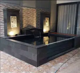 Kolam hias teras rumah