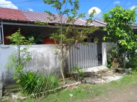 Dijual rumah sebarang pasar azhar dekat sekolah dan kantor lurah
