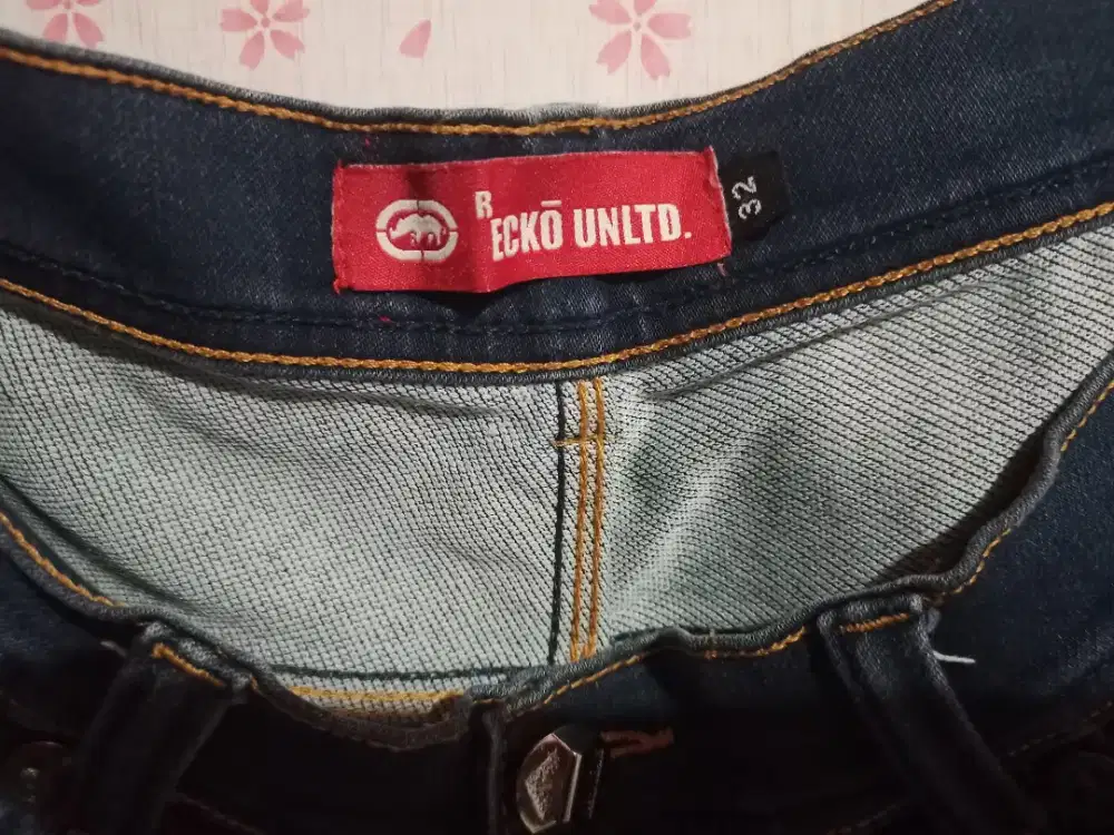 Celana Bekas Pria Ecko