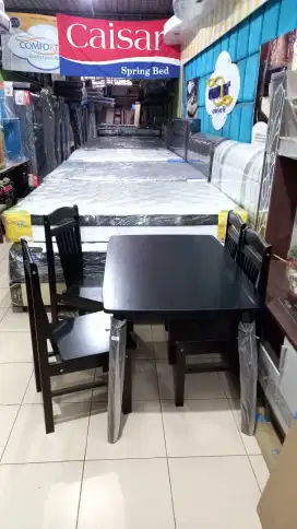 Meja makan kayu 4 person