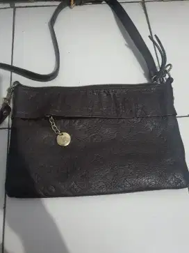 Tas Slempang LV