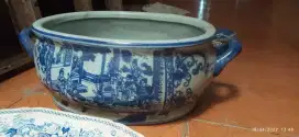 Pot bunga antik besar