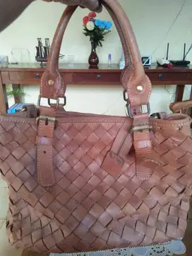 Tas Anyaman Kulit Asli
